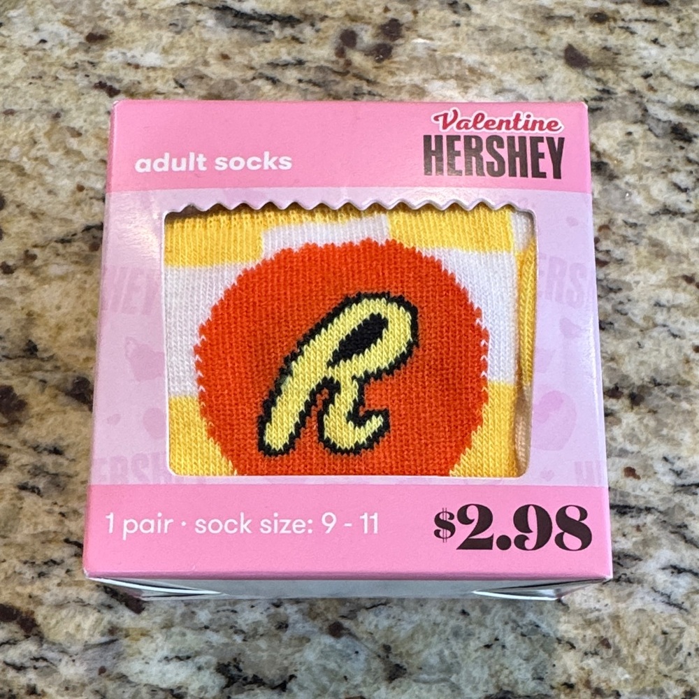 Hershey Valentine Adult Socks - Reese’s (Size 9-11)